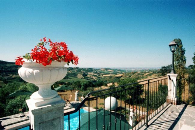 I Quattro Passeri Country House Santa Paola Eksteriør bilde